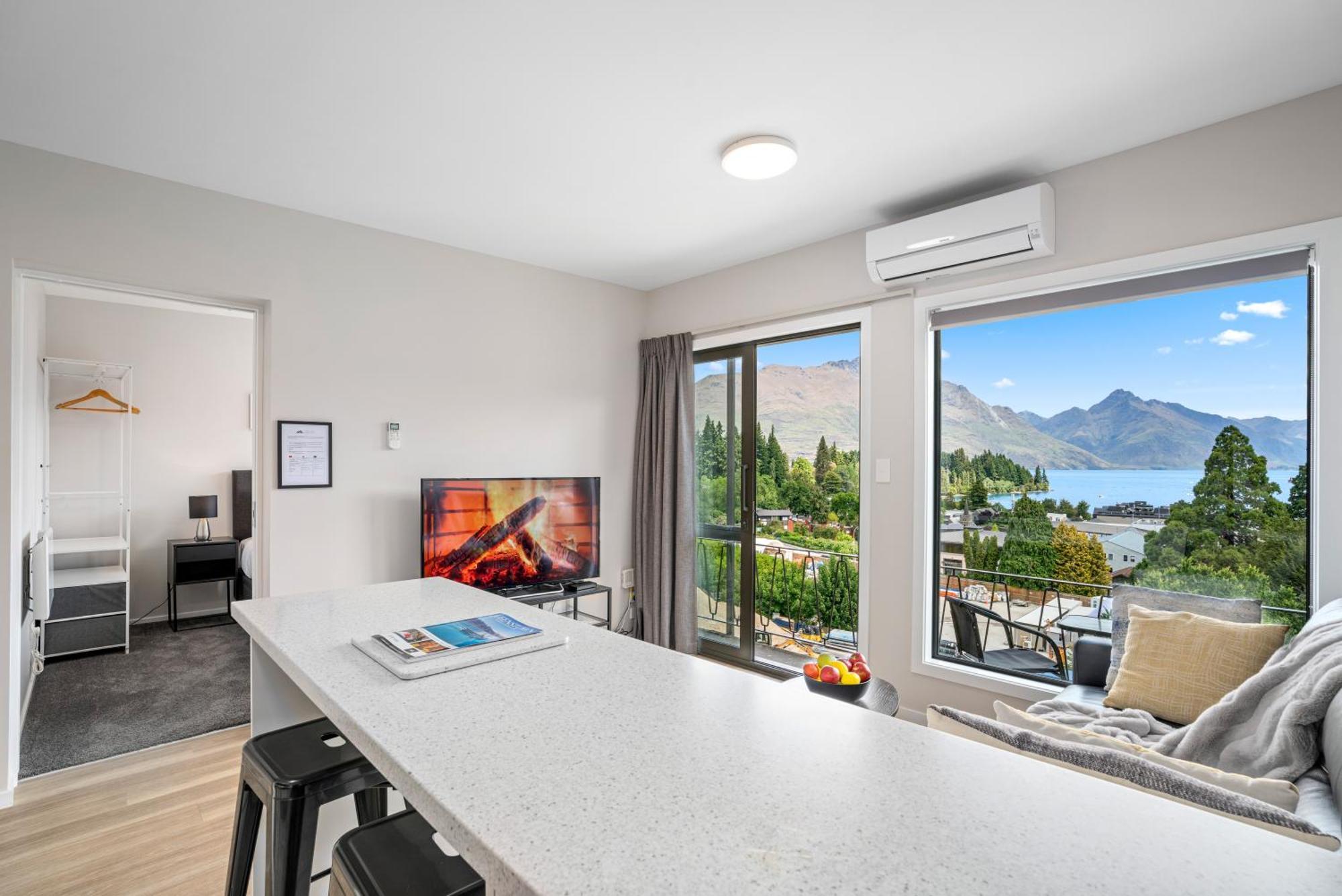 Central Location - 2 Bedroom Aptmt With Lake View Queenstown Exterior photo