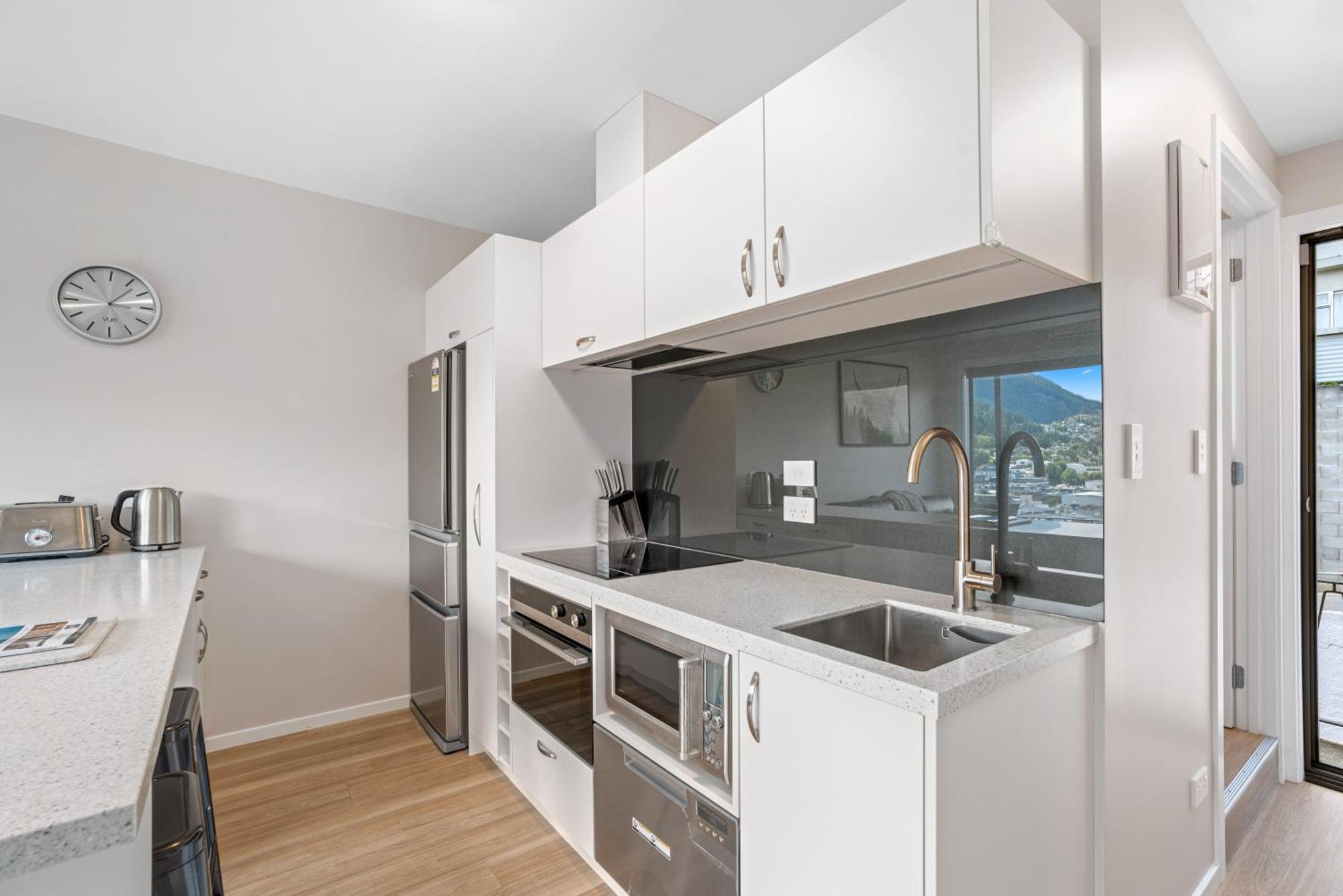 Central Location - 2 Bedroom Aptmt With Lake View Queenstown Exterior photo