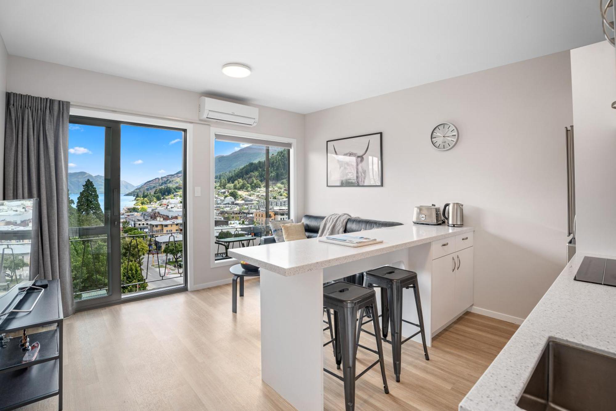 Central Location - 2 Bedroom Aptmt With Lake View Queenstown Exterior photo