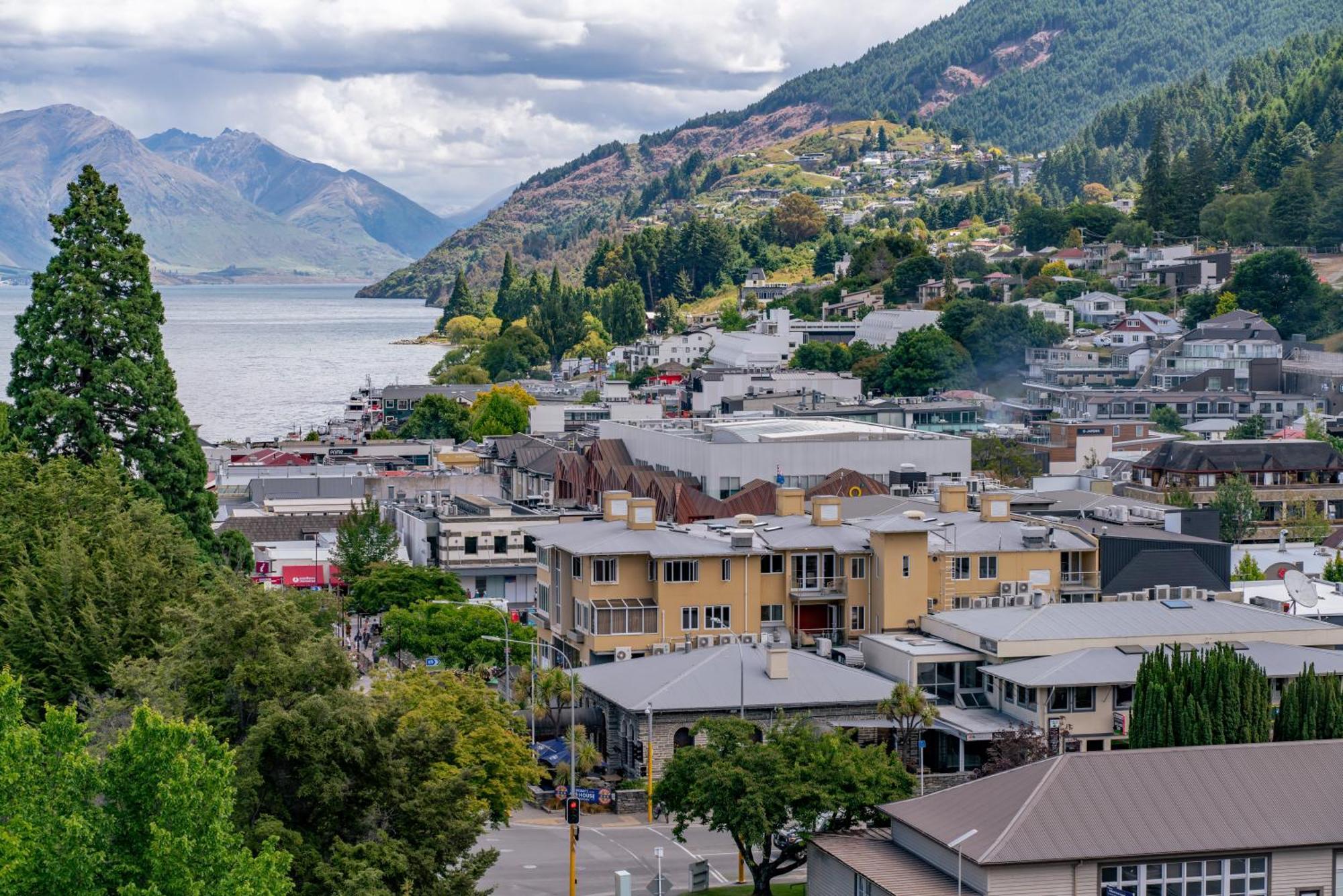 Central Location - 2 Bedroom Aptmt With Lake View Queenstown Exterior photo